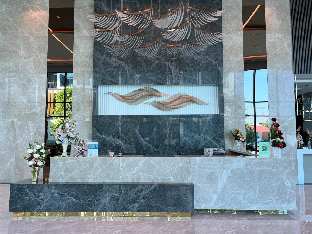 Crystal Srivaree Suvarnabhumi Hotel Ban Khlong Bang Krathiam ภายนอก รูปภาพ