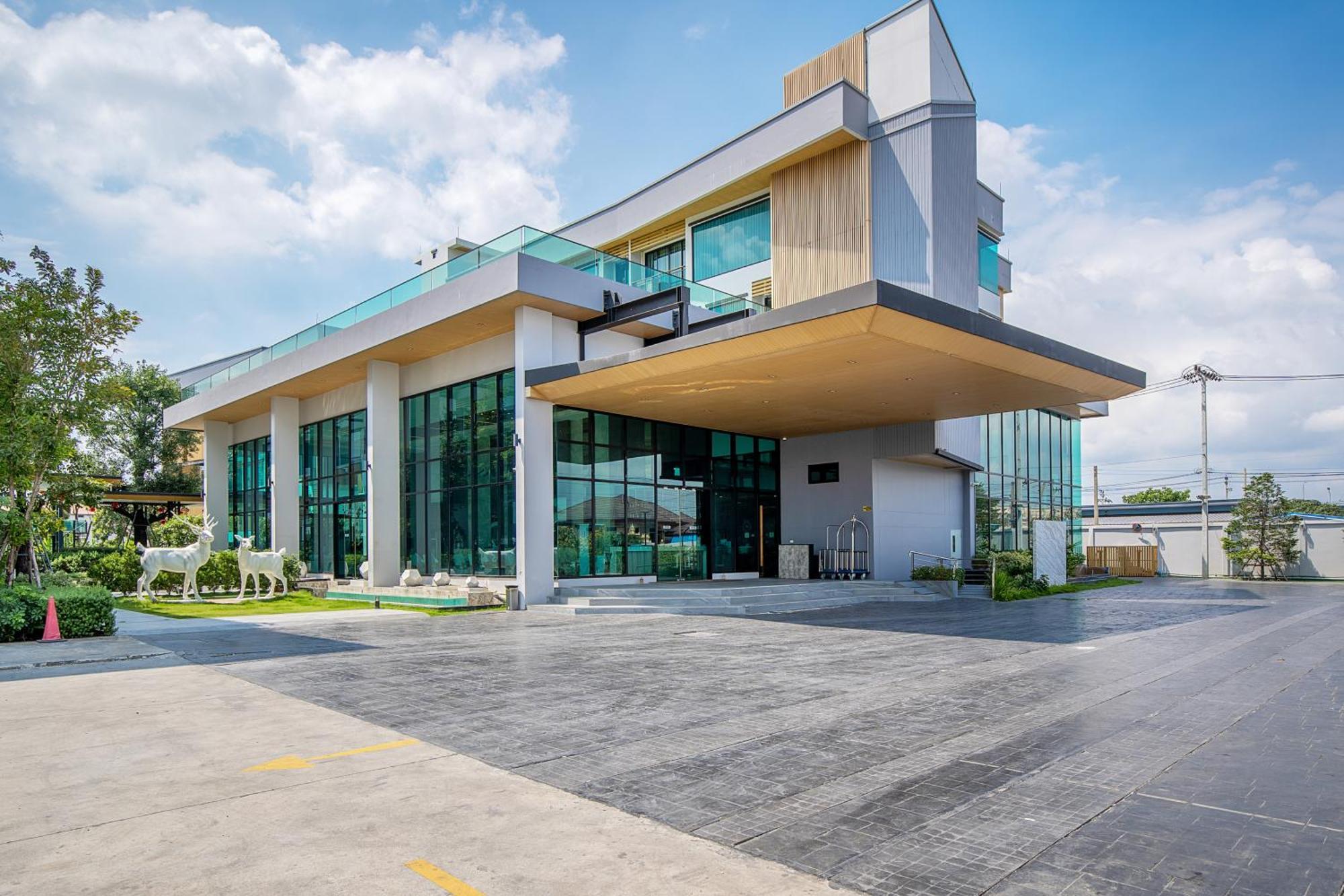 Crystal Srivaree Suvarnabhumi Hotel Ban Khlong Bang Krathiam ภายนอก รูปภาพ